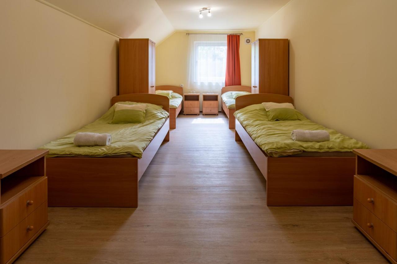 Kiraly Lovastanya Panzio Bed & Breakfast Janoshalma Luaran gambar
