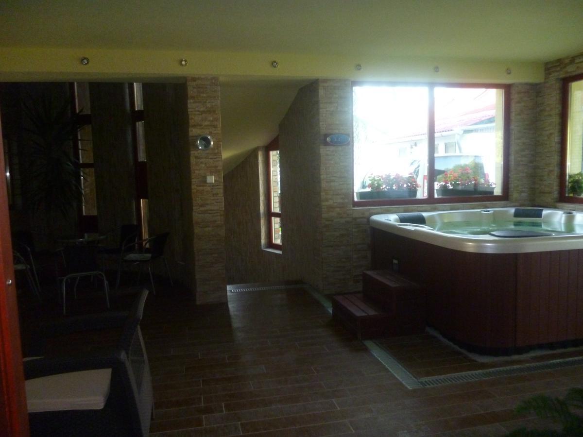 Kiraly Lovastanya Panzio Bed & Breakfast Janoshalma Luaran gambar